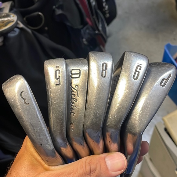 Titleist Mens Golf Set 8 Pc. 
In right hand - Picture 7 of 15